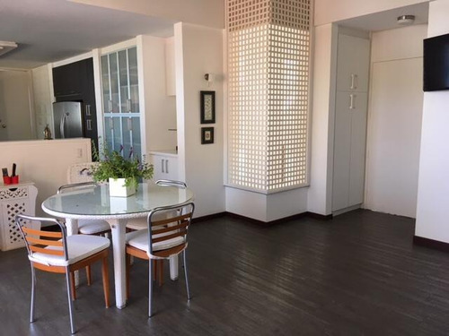Imagen 6 de 14 de Casa Diseñada Por El Arq. Alberto Manrique, Alto Hatillo