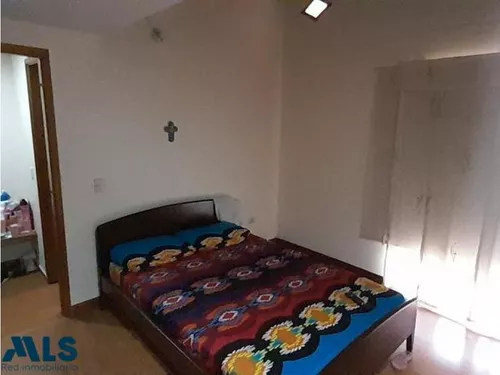 Casa Amplia En Sector Tranquilo(mls#242432)