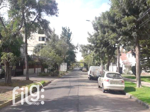Venta Casa Con Historia, Gran Terreno Bajo Valor De Tasación