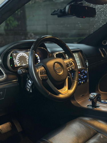 Jeep Grand Cherokee 5.7 Summit