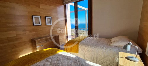 Parcela De 5.118 M2 Con Casa Nueva En Ocho Quebradas
