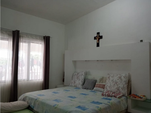 Casa En Venta En El Centro, De 6 Recamaras, Locales Y Piscina