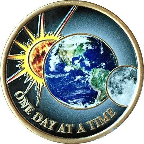 Un Dia A La Vez Universo Sol Luna Tierra Medallon Color Sere