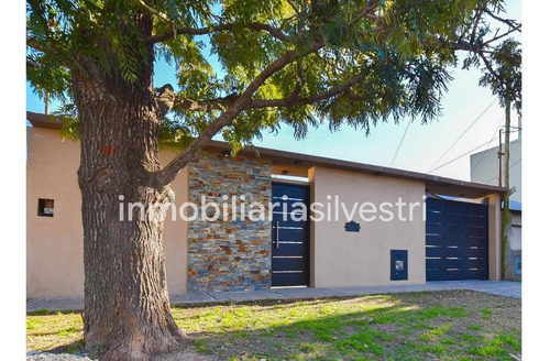 Imagen 2 de 26 de 516 E/ 9 Y 10 Ringuelet - Casa En Venta