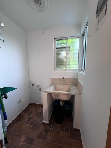 Renta De Cómodo Apartamento En Los Álamos