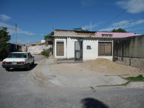 Imagen 1 de 30 de Casas En Venta Zona Oeste Barquisimeto 22-1715 /m