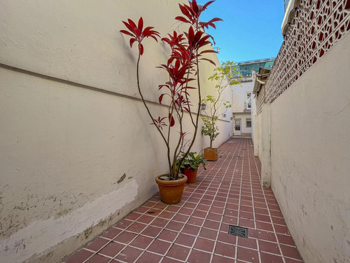 Imagen 7 de 27 de Casa De Pasillo Con 2 Dormitorios Y Patio En Barrio Lourdes