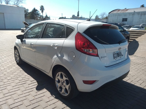 Ford Fiesta Kinetic Design 1.6 Design Titanium 2013