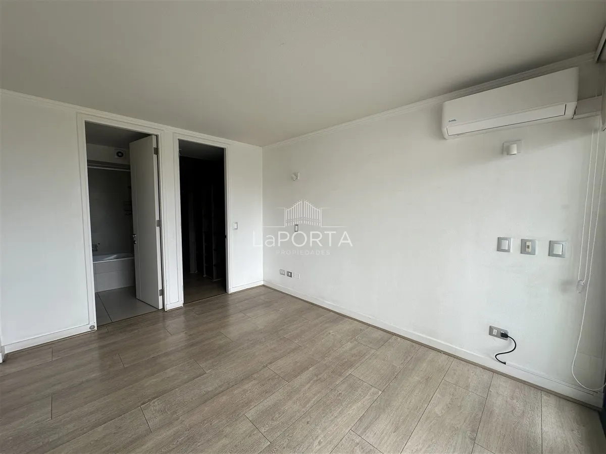Imagen 4 de 18 de 1 Dormitorio / Vista Despejada / Estacionamiento / Bodega