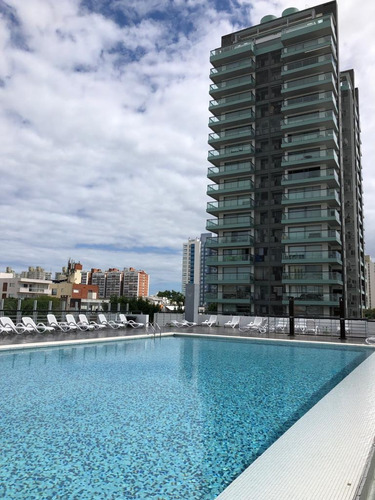 Imagen 7 de 11 de Piso Alto En Gran Torre Con Servicios, Muy Buena Vista