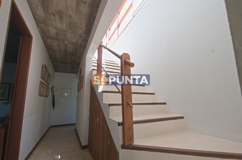 Imagen 22 de 30 de Casa En Venta De 4 Dormitorios En Punta Piedras A Metros Del Mar