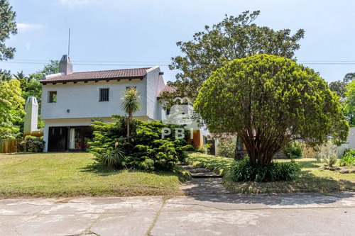 Casa De 3 Dormitorios En Solana, Punta Ballena - Ref : Pbi14128