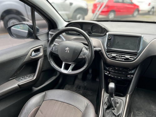 Imagen 13 de 16 de Peugeot 2008 Feline 2017