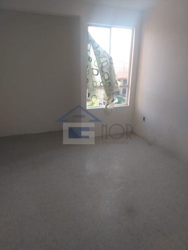 501.b1.vr.3. Casa En Heroes De Tecámac Ii Con 2 Recamaras 1 Baño, Cajon De Estacionamiento Tambien Cuenta Con Dos Niveles, Patio Trasero , Buena Ventilación E Iluminación Con Supermercados Cercanos