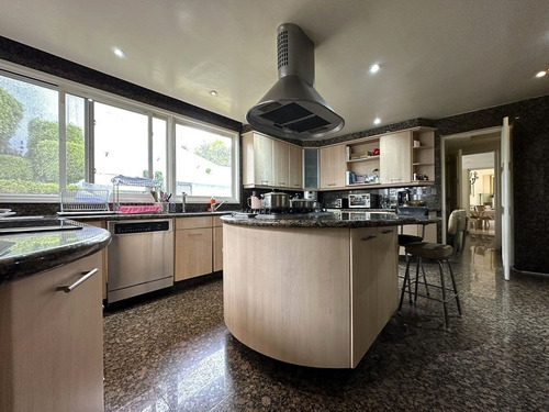 Casa En Venta Con Alberca En Bosques De Las Lomas