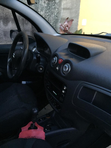 Imagem 8 de 10 de Citroën C3 2006 1.4 8v Glx Flex 5p
