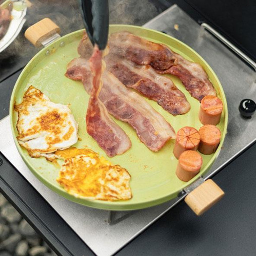 Pan De Parrilla Con Manijas De Barbacoa Plato De Parrilla