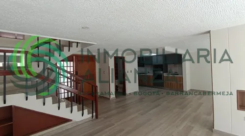 Casa En Venta En Lagos Del Cacique. Cod V61435