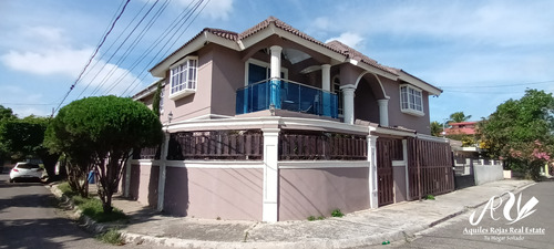 Hermosa Casa En El Ensueño