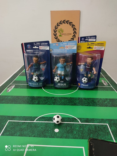 Imagem 8 de 9 de Brinquedo Colecionável Articulado Do Neymar E Campo E Trave