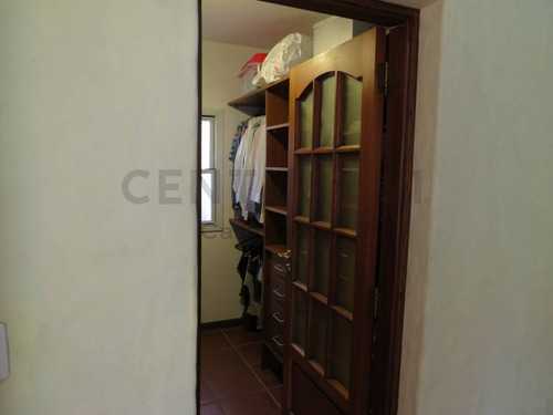 Imagen 17 de 30 de Casa En Venta En Ezeiza Con Pileta Y Casa De Caseros