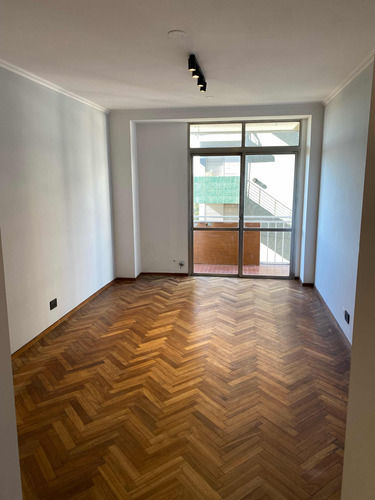 Departamento 1 Dormitorio Vista Al Río. Piso 7