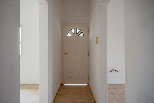Casa 5 Ambientes. Jardín. Cochera