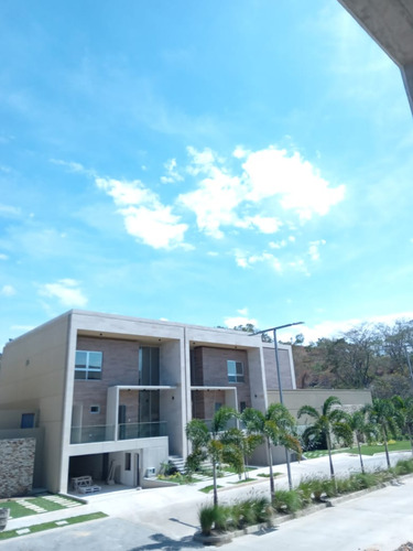 Townhouse En Terrazas Del Country Con Financiamiento C- 601319