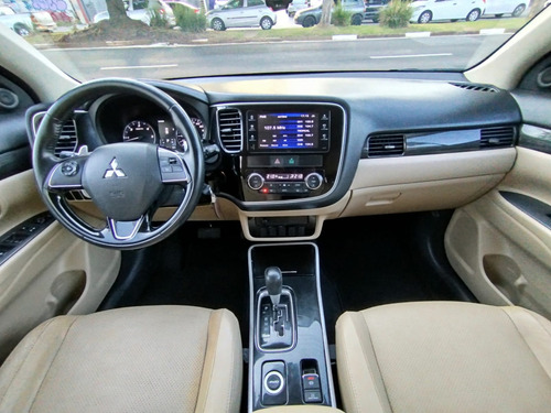 Mitsubishi Outlander 2.2 MIVEC DI-D DIESEL HPE-S AWD AUTOMÁTICO