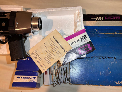Filmadora Super 8 - Yashica Super60 Preto (Usado)