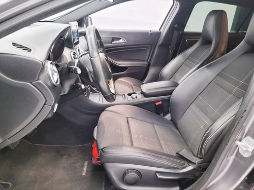 Mercedes-Benz GLA 200 1.6 CGI STYLE 16V TURBO FLEX 4P AUTOMÁTICO