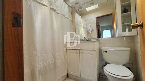 Casa En Venta De 4 Dorm. En La Reina