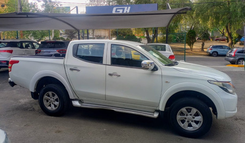 Mitsubishi L200 2.4 Cabina Doble 4x2 Mt