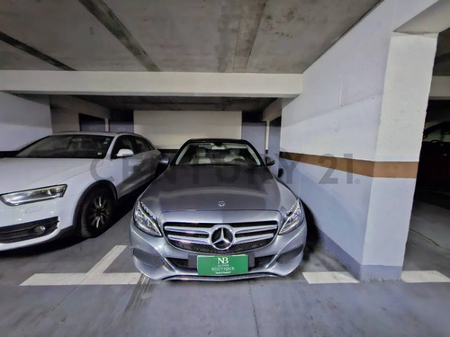 Estacionamiento Con Bodega En Venta | Excelente Ubicación...