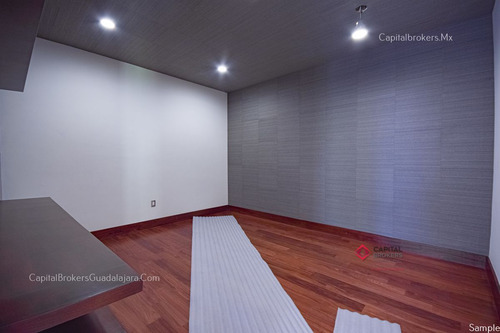 Imagen 17 de 30 de Casa De Lujo Nueva Con Amplio Jardin En Reserva Real