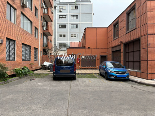 Oficina / 4 Privados / 2 Baños / Metro Los Leones