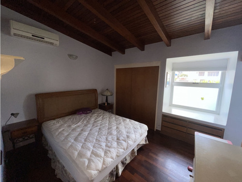 Se Alquila Casa 360m2 5h+s/4b+s/4pe Lomas De La Lagunita