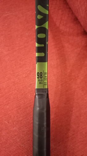 Wilson Blade 98 18x20 V8 Grip 4 3/8 Tornasolado 4 3/8 (Usado)