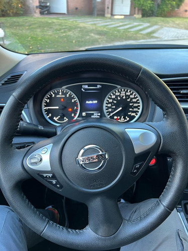 Imagen 13 de 18 de Nissan Sentra 2018 2.0 Sr