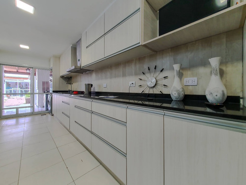 En Venta Casa 2 Dormitorios Con Pileta En Córdoba Capital
