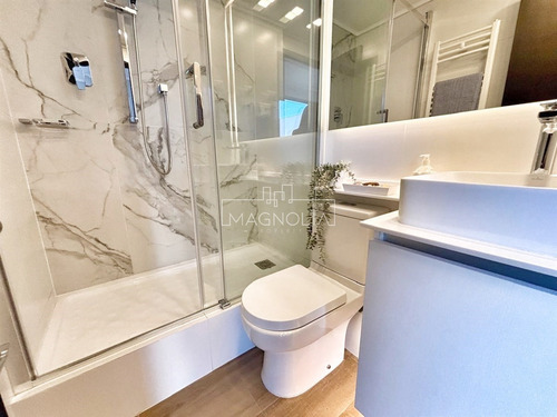 Departamento En Venta De 2 Dorm. En Las Condes