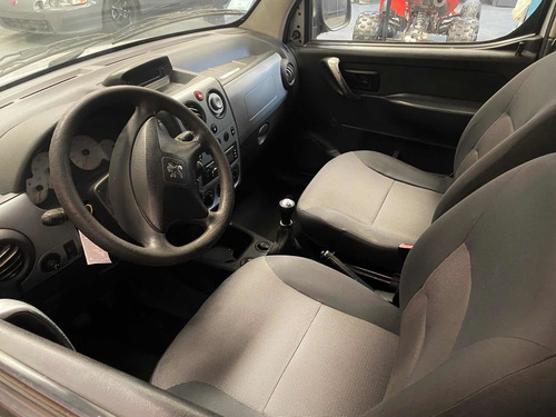 Imagen 6 de 9 de Peugeot Partner Patagónica 1.6 C/gnc 2 Tubos Abajo 2011