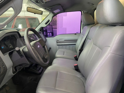 Imagen 6 de 10 de Ford F-350