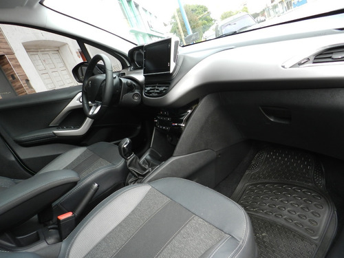 Peugeot 208 Feline 1.6
