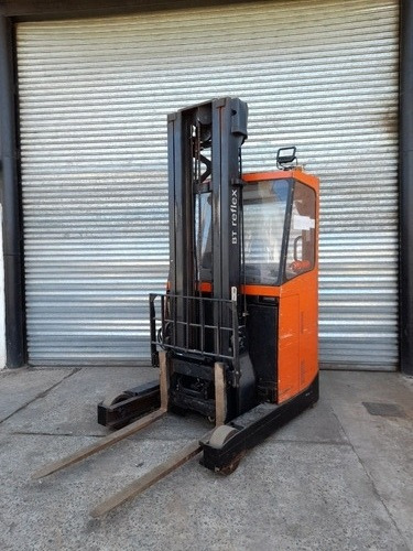 Imagen 2 de 11 de Apilador Reach Hombre A Bordo Cabinado Toyota Bt 1600kg