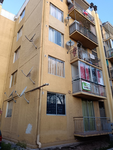 Departamento En Venta Con Estacionamiento, Altos De Maipú