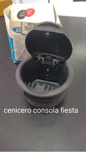 Cenicero Consola Fiesta/ecosport Original 