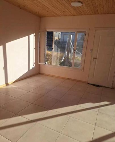 Casa En Venta - 2 Dormitorios 1 Baño - Cochera - 200mts2 - San Martín De Los Andes