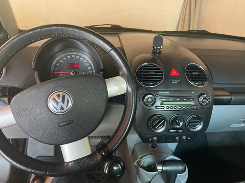 Volkswagen New Beetle 2.0 3p Automática