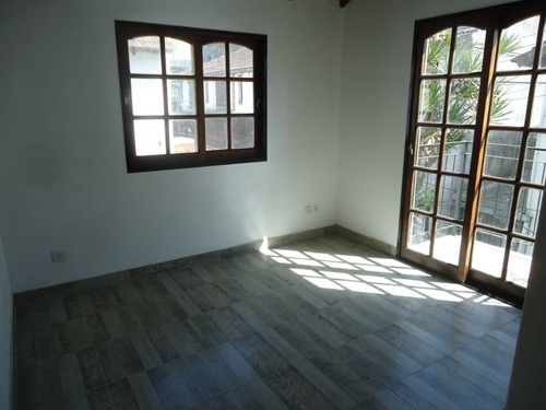 Imagen 10 de 12 de Duplex En Venta En Ituzaingo Norte